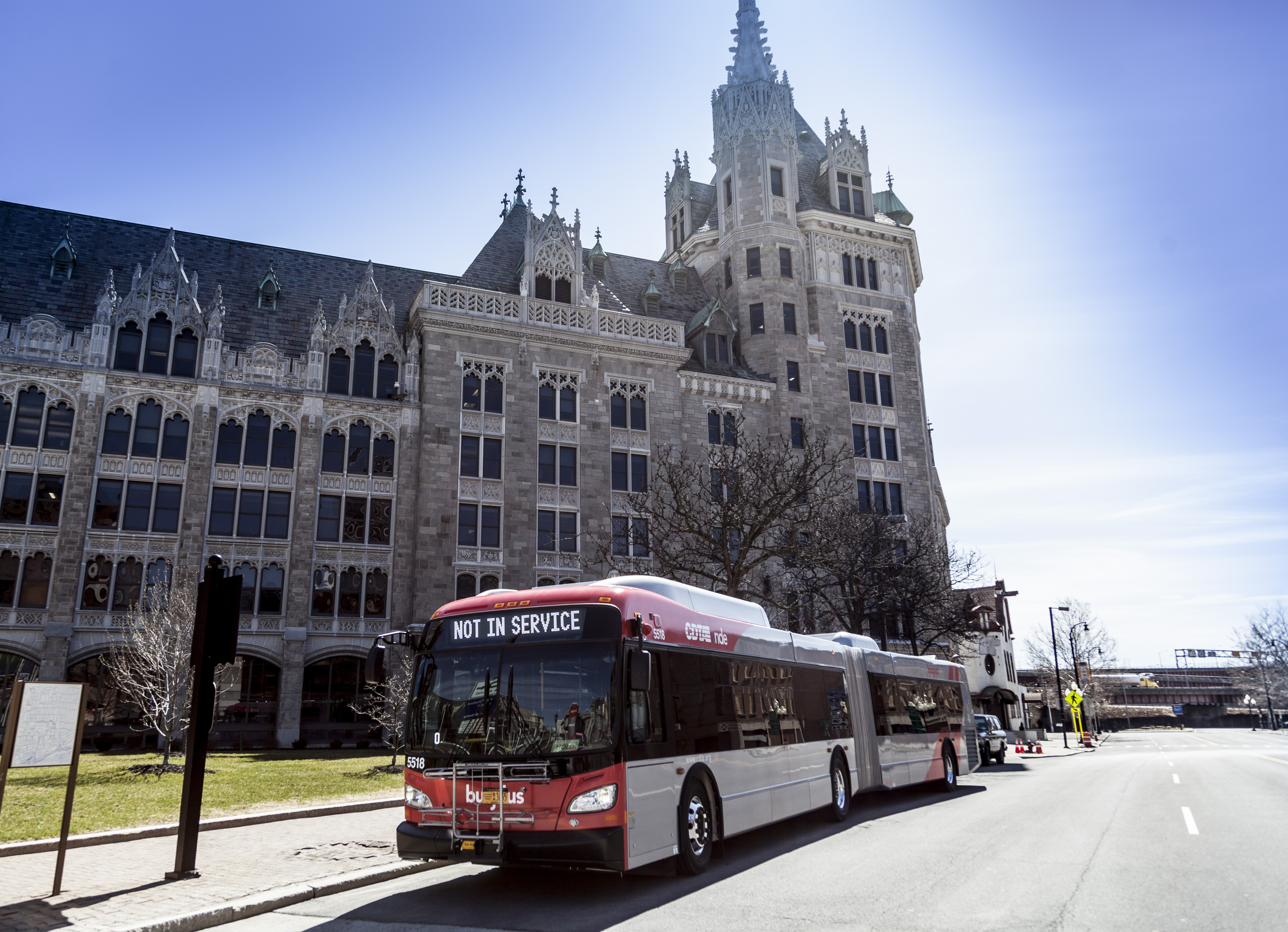 Bus Plus Red