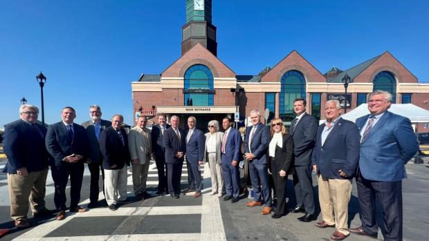 CDTA and Community Leaders Name Rensselaer Rail Station After Former State Senate Majority Leader CDTA and Community Leaders Name Rensselaer Rail Station After Former State Senate Majority Leader